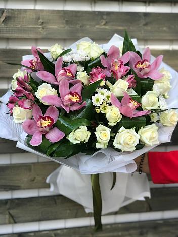 Букет цветов из: Розы и Хризантемы в Рычково