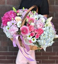 Цветочная композиция из Розы, Хризантемы, Пионы и Лизиантусы в корзине #REPLACE_PRED# Рычково