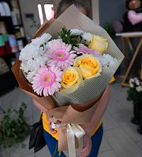 Букет цветов из:  Герберы, Розы и Хризантемы в Рычково