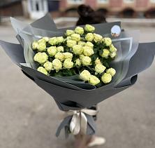 Букет Белые кустовые розы Солинеро в Рычково