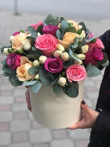 Цветочная композиция из Розы в шляпной коробке в Рычково