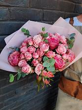 Букет розы в пальмах в Рычково Букет цветов из: Розы в Рычково